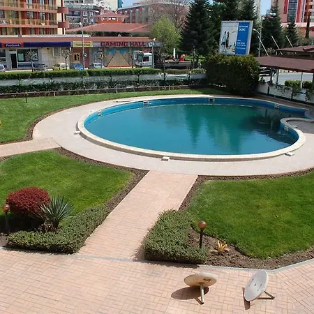 Flores Park 3*